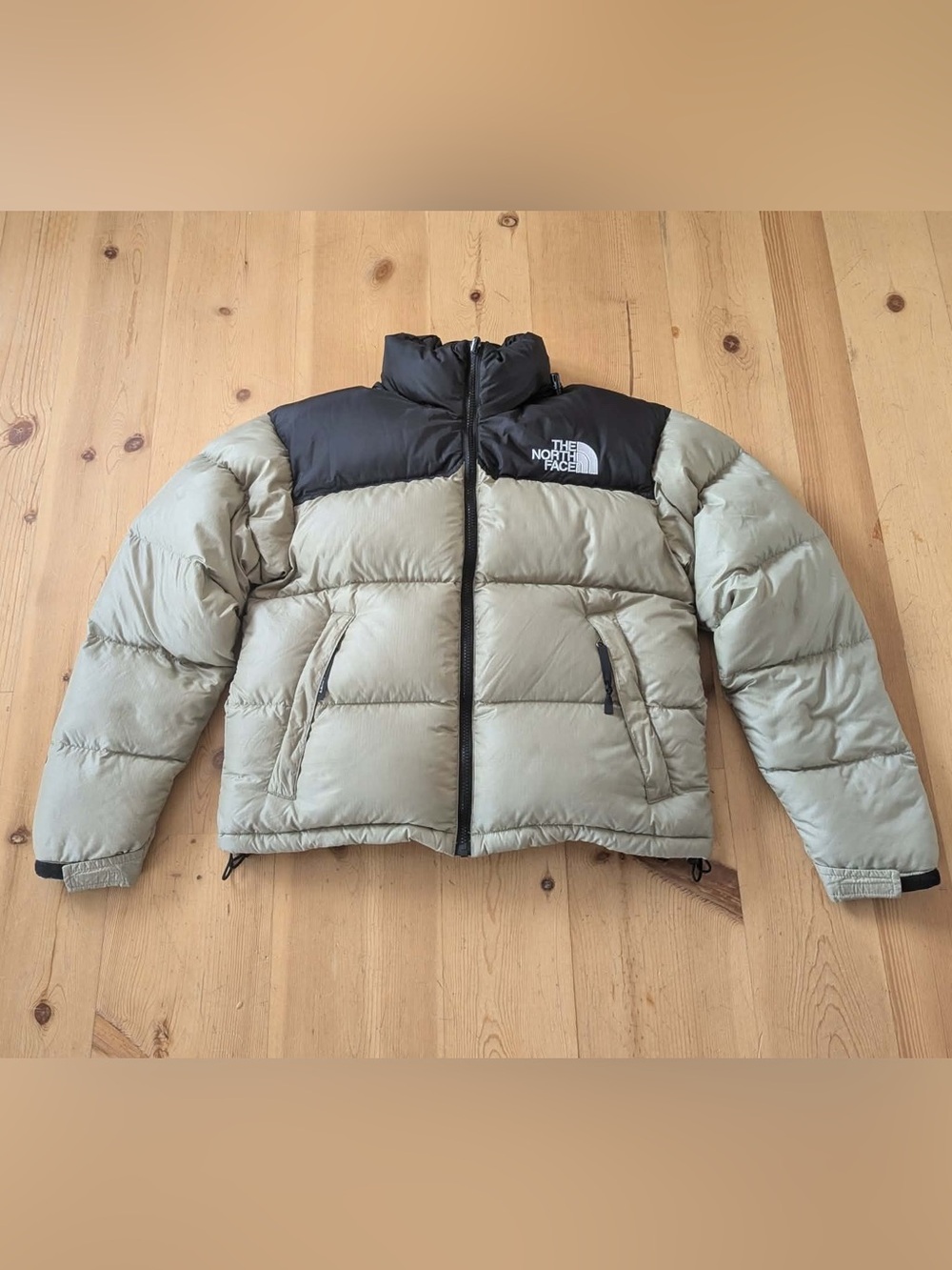 The North Face Women’s 1996 Retro Nuptse Puffer Jacket - 700 in Small